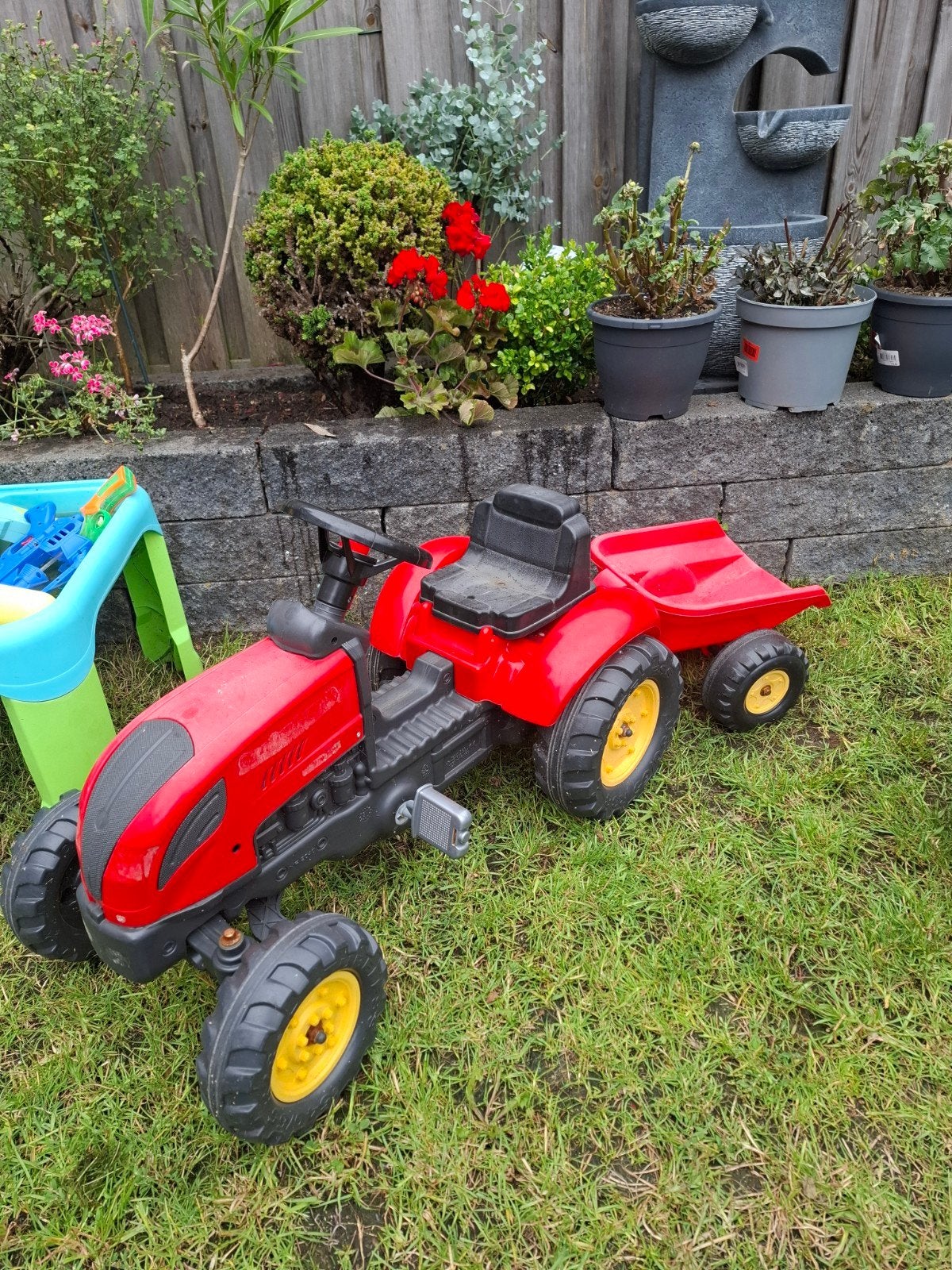 Skelter, tractor en watertafel - Speelplezier voor buiten, Ophalen