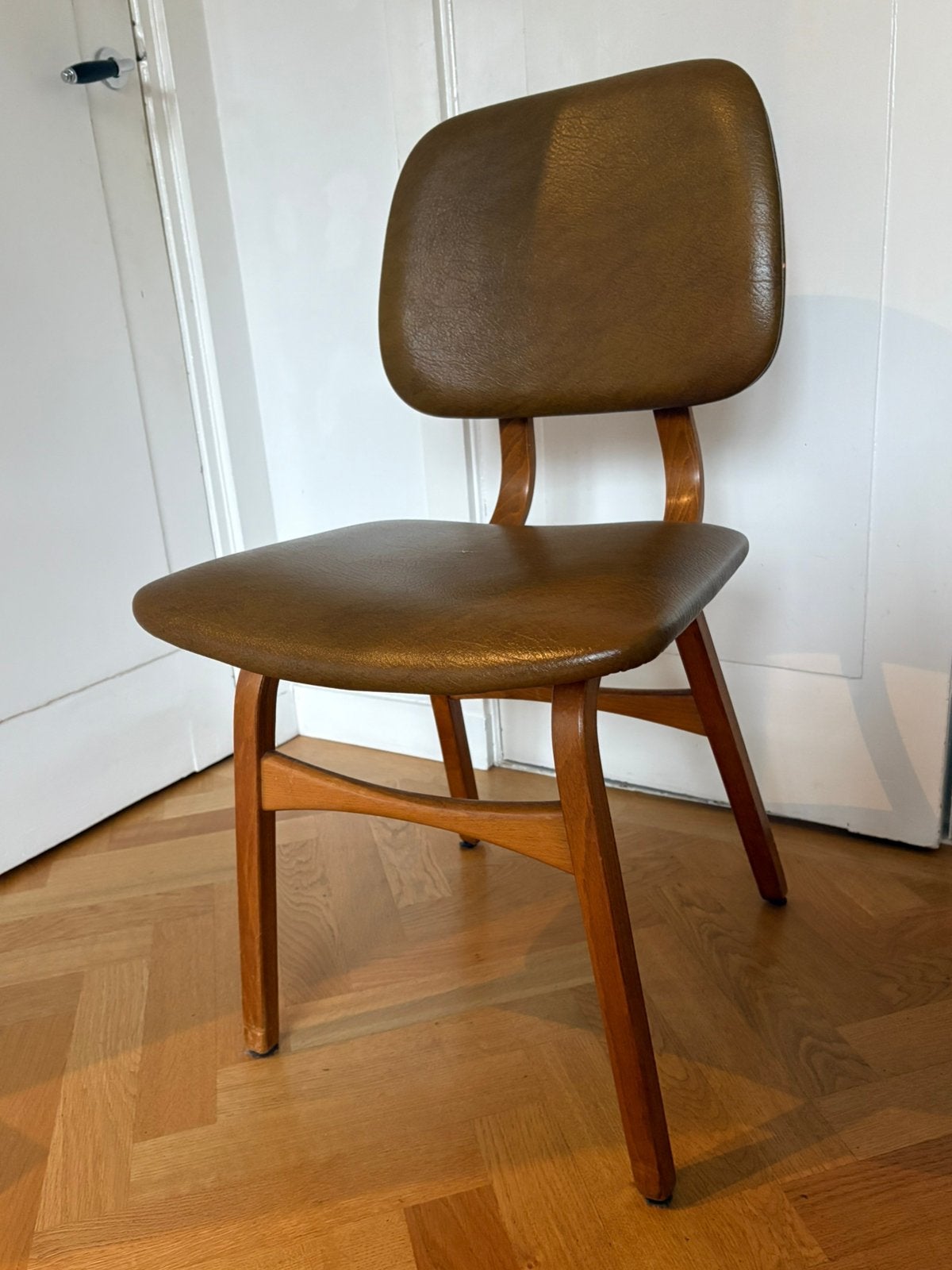 Set vintage houten stoelen groen skai bekleding jaren 70, Ophalen, Retro, vintage, scandinavisch, jaren 70, Gebruikt, Overige kleuren