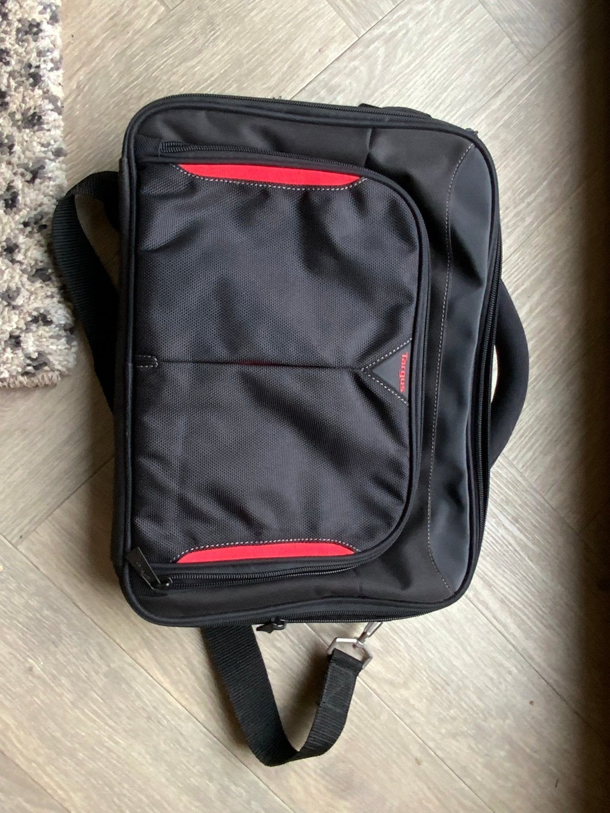 Laptoptas Targus (zwart/rood), 15 inch, Nieuw, Ophalen of Verzenden, Laptophoes
