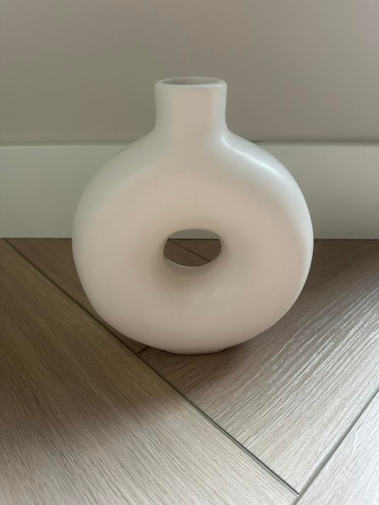 NIEUW! Vaas van Intratuin., Ophalen of Verzenden, Zo goed als nieuw, Wit, Minder dan 50 cm