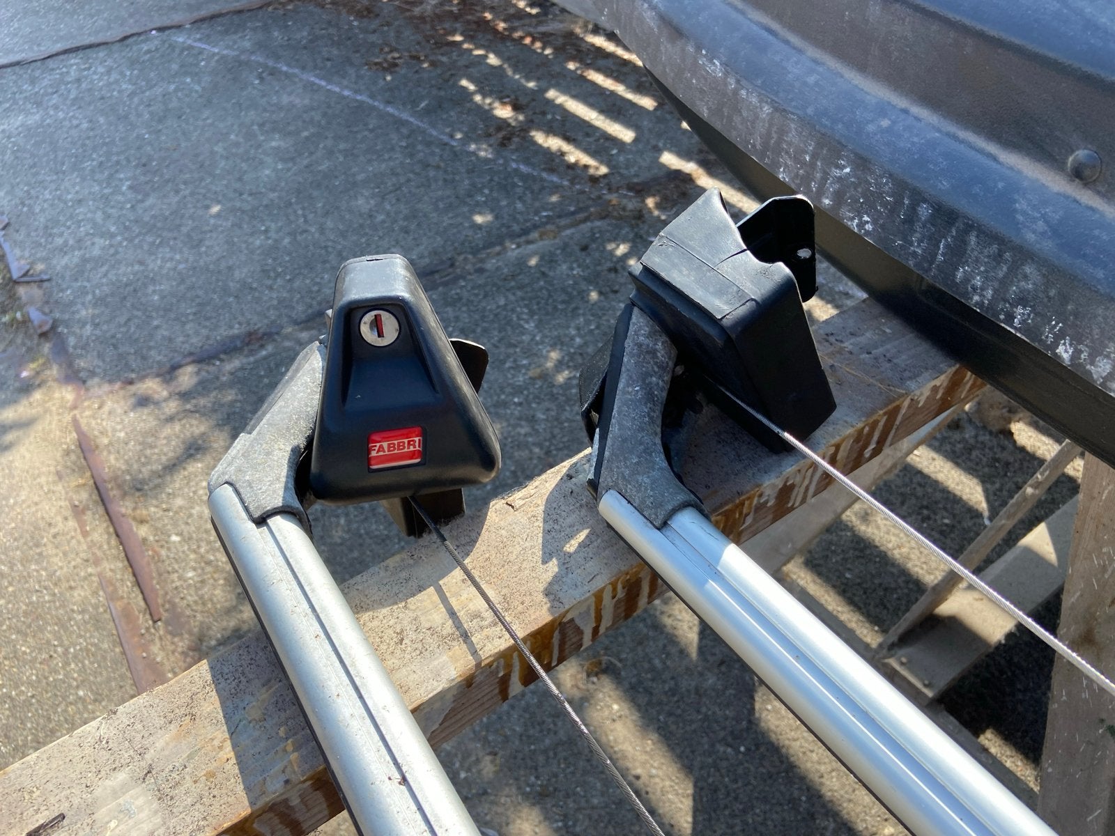 Thule Skibox met dragers - 225 x 90 cm, Auto diversen, Dakkoffers, Ophalen, Gebruikt