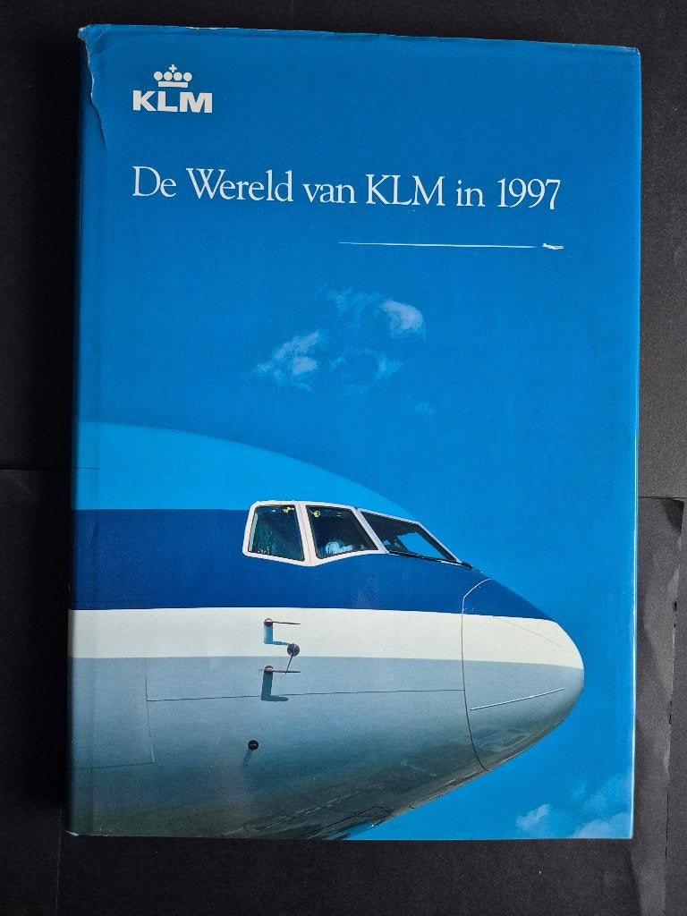 Boek De Wereld van KLM in 1997 (BK608), Verzamelen, Ophalen of Verzenden, Gebruikt, Boek of Tijdschrift