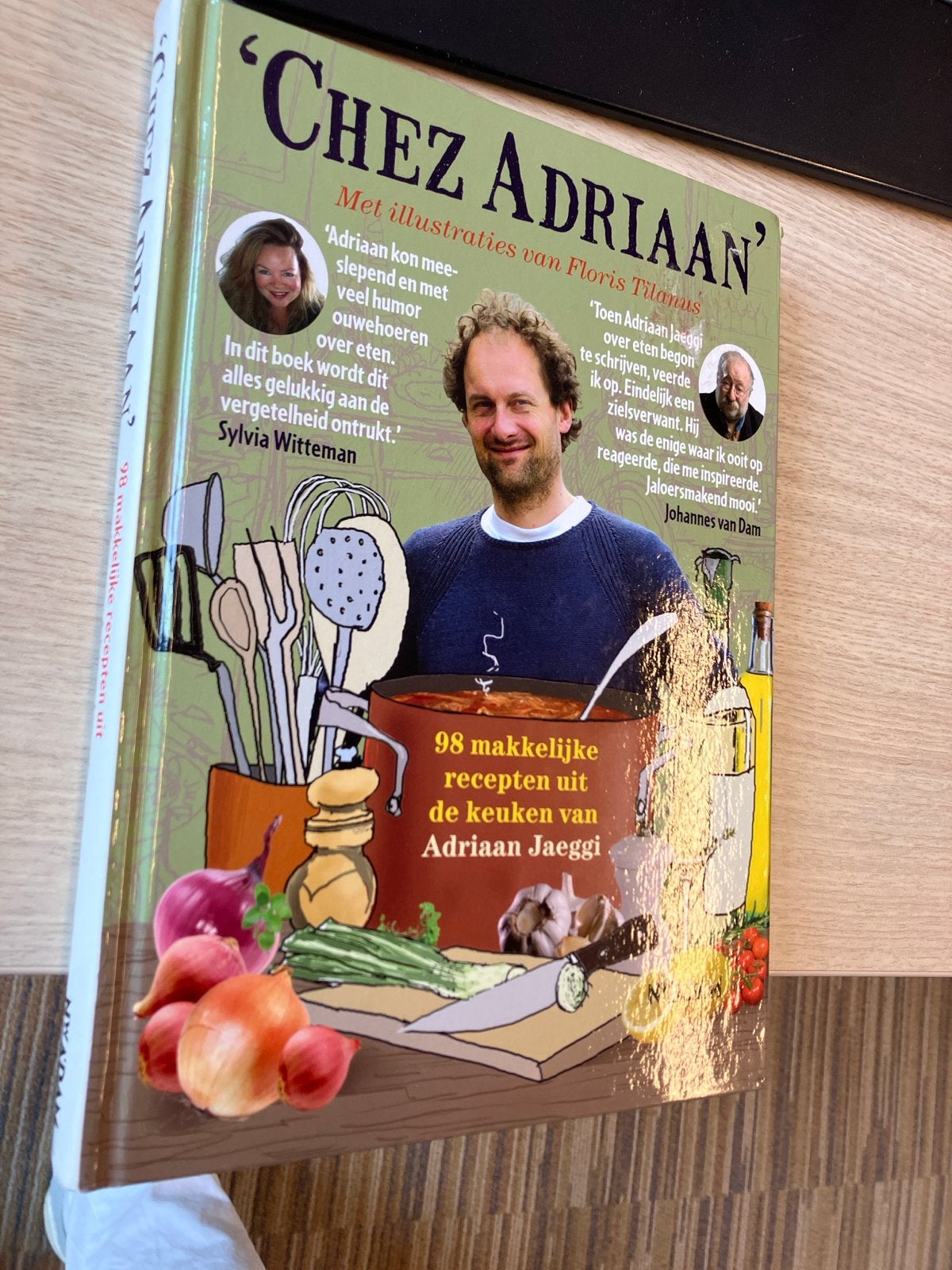 Kookboek 'Chez Adriaan' van Adriaan Jaeggi, Ophalen of Verzenden, Zo goed als nieuw, Nederland en België, Hoofdgerechten