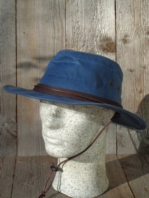 Sportieve outdoor jeans blauwe waxed hoed van Fiebig, Haven 49, Hoed, Geasluis@planet.nl, Nieuw