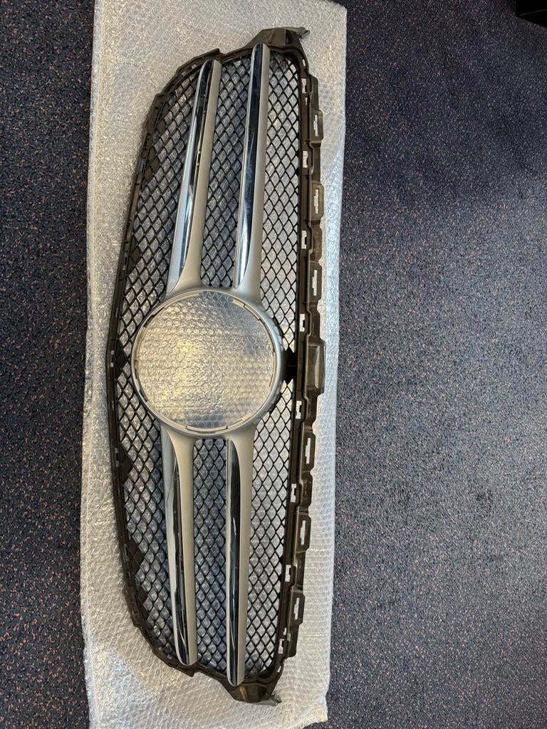Grill Mercedes C-Klasse W205, Auto-onderdelen, Carrosserie en Plaatwerk, Voor, Mercedes-Benz, Nieuw, Ophalen of Verzenden
