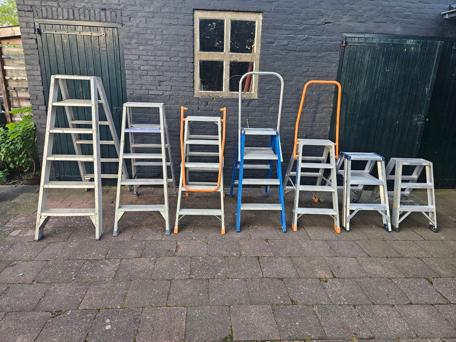 Trappen van 2x3 tot 2x8 en 1x10 treden, Ophalen