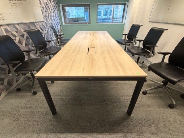 Steelcase vergadertafel 240x120 cm met 2 stopcontacten,2st, Gebruikt, 100 tot 150 cm, 200 cm of meer, Ophalen of Verzenden