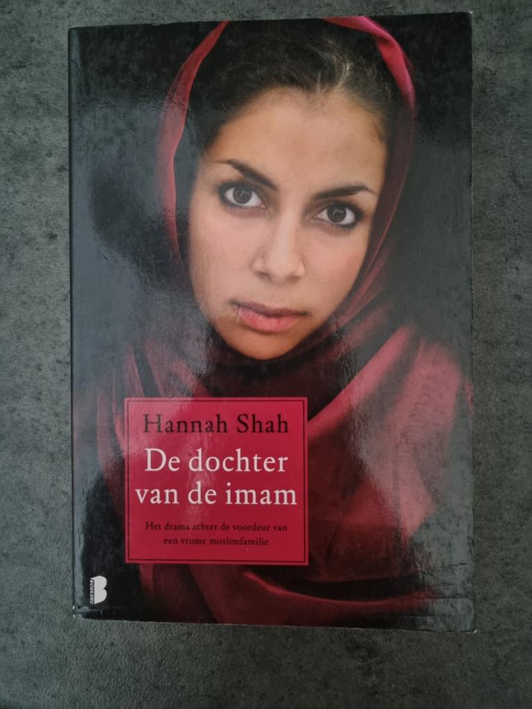 Hannah Shah - De dochter van de imam, Ophalen of Verzenden, Zo goed als nieuw, Hannah Shah
