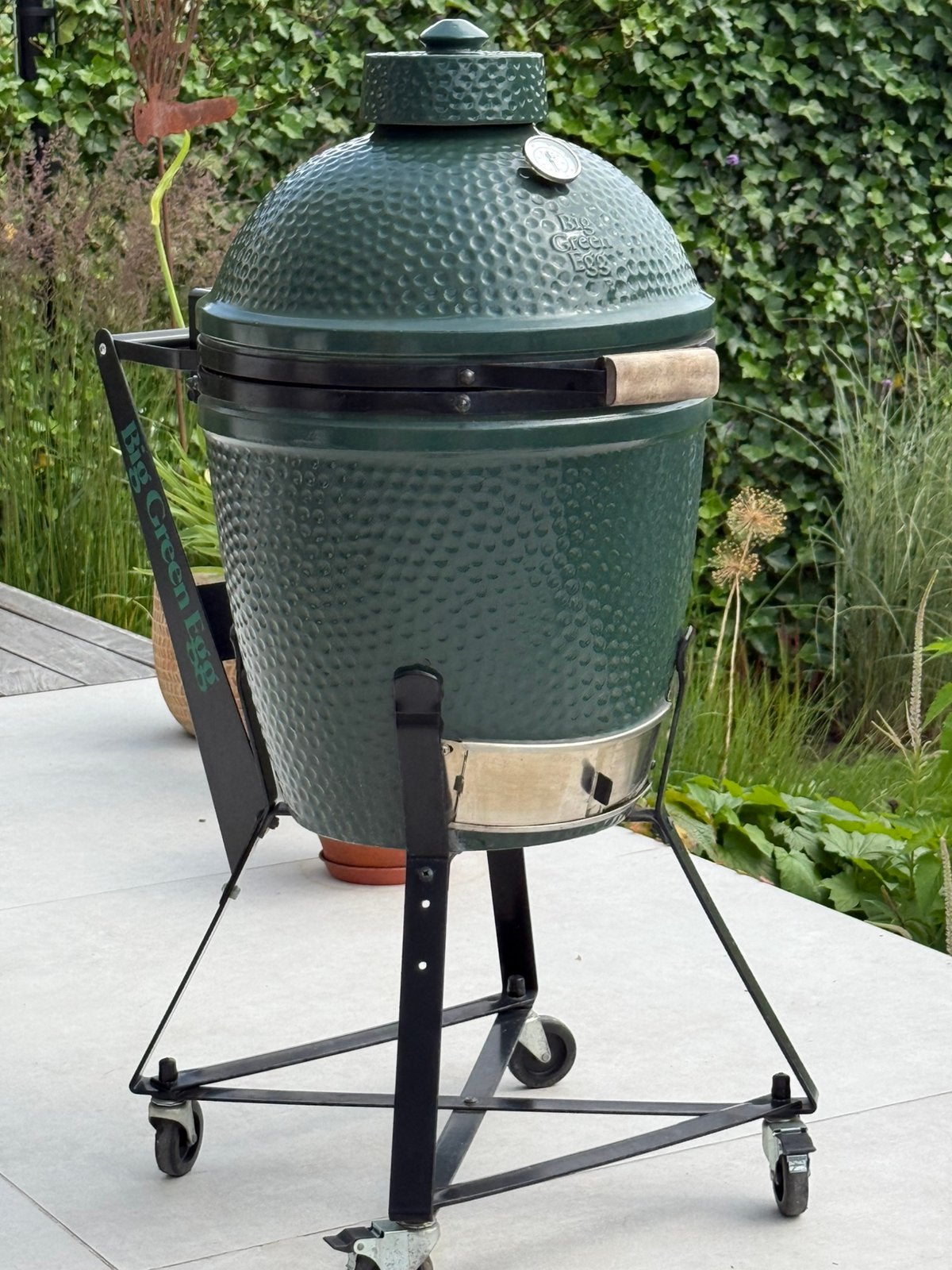 Big Green Egg Medium, Ophalen, Zo goed als nieuw, Met accessoires