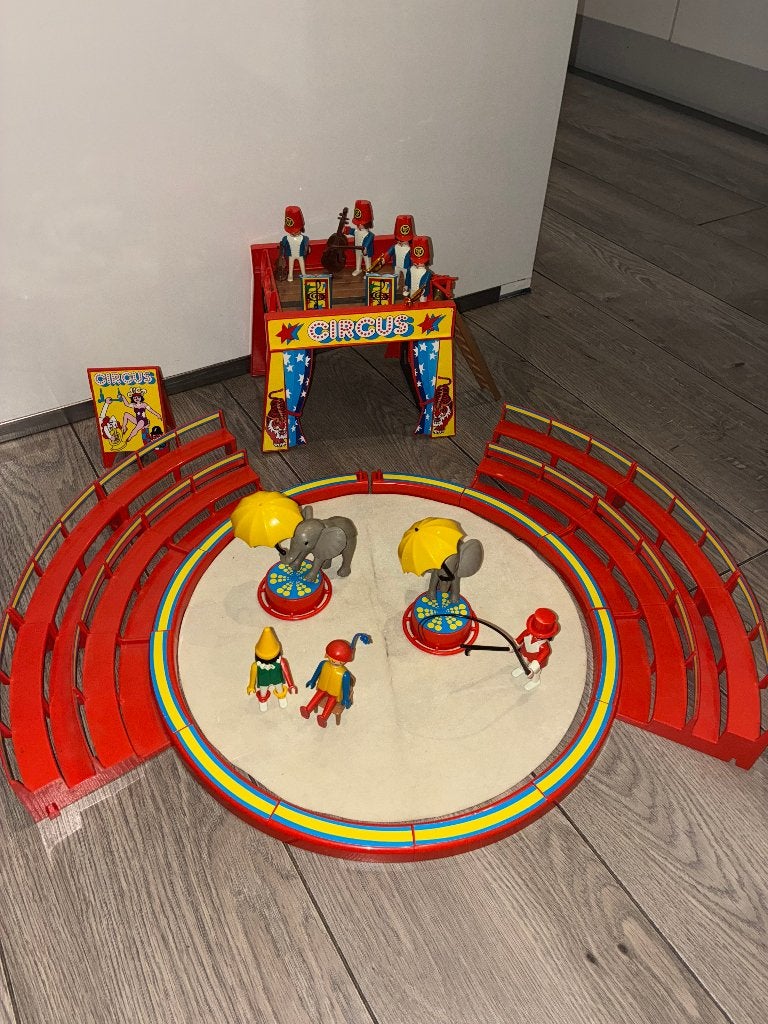 Playmobil circus + extra leeuwenact en snoepverkoper, Ophalen of Verzenden, Zo goed als nieuw