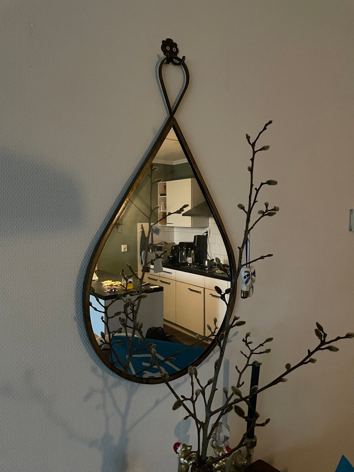 Decoratieve druppelvormige spiegel met metalen frame, Ophalen, Minder dan 50 cm, Gebruikt, 100 tot 150 cm