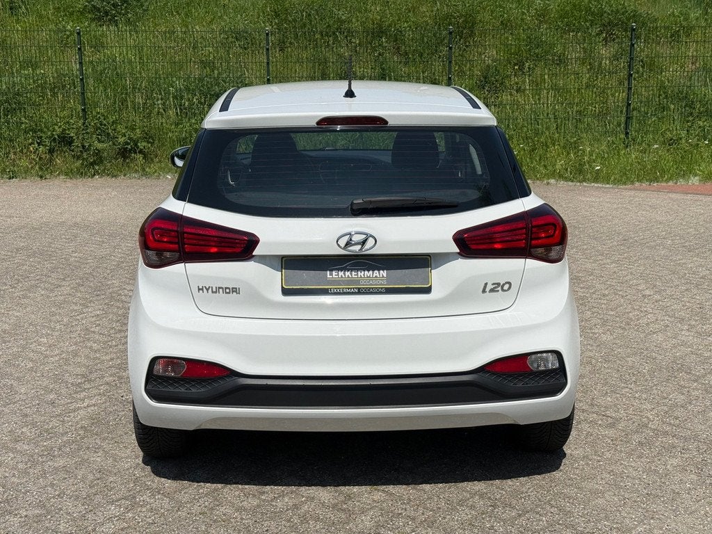 Hyundai I20 1.2i Active 47523KM I AIRCO I EERSTE EIGENAAR I, Voorwielaandrijving, Gebruikt, Metallic lak, Wit