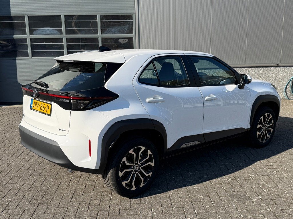 Toyota YARIS CROSS 1.5 HYBRIDE 115pk  Stoelverw., Gebruikt, 116 pk, Wit, 1490 cc