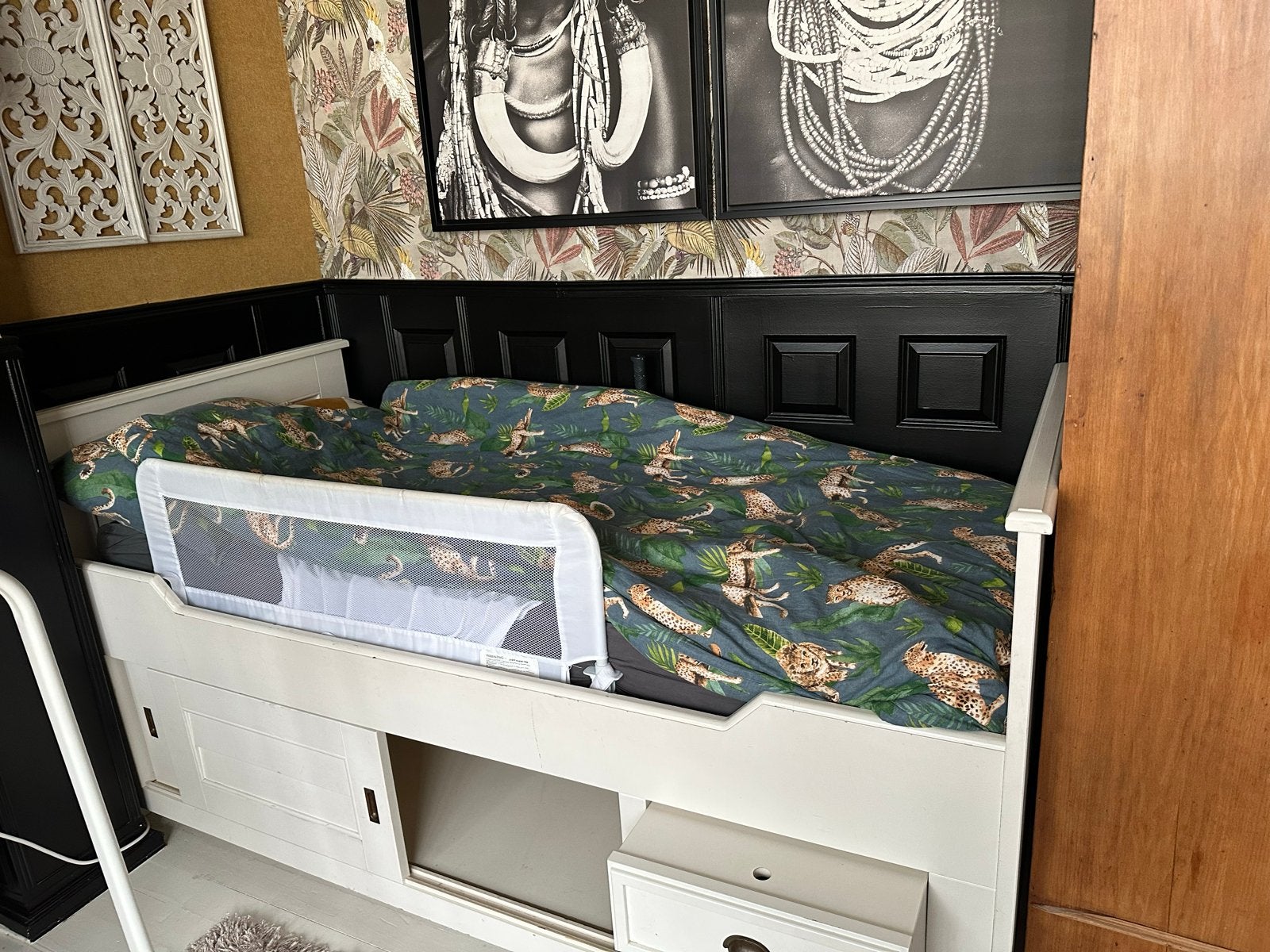 Eenpersoonsbed met opbergruimte en bedrekje, Huis en Inrichting, Ophalen, Eenpersoons, Wit, 200 cm