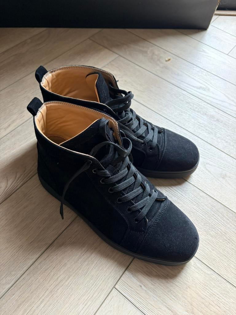 Louboutin Suède sneakers, Ophalen of Verzenden, Gedragen, Zwart