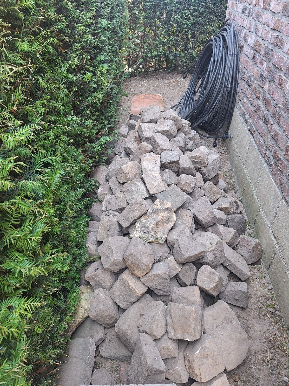 GRATIS: 1m3 authentieke kinderkopjes / cobble stones, Ophalen, Gebruikt