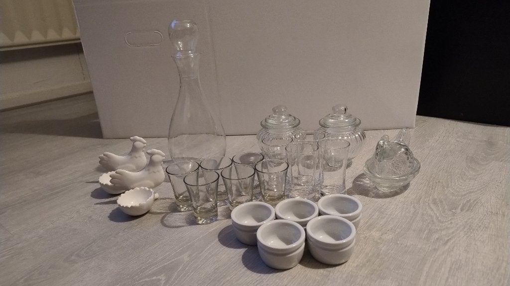 Glazen, porselein servies, Huis en Inrichting, Keuken | Servies, Overige merken, Overige typen, Ophalen of Verzenden, Overige stijlen