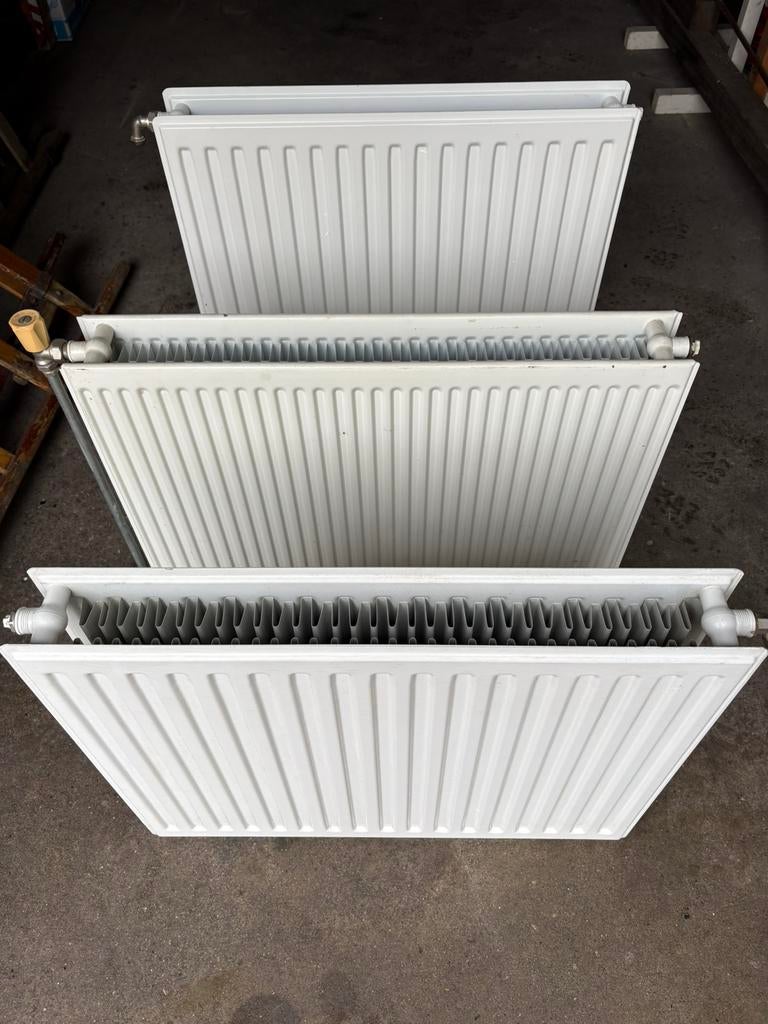 Paneel radiator in diverse maten (wit), Doe-het-zelf en Verbouw, Verwarming en Radiatoren, Ophalen, Zo goed als nieuw, Radiator
