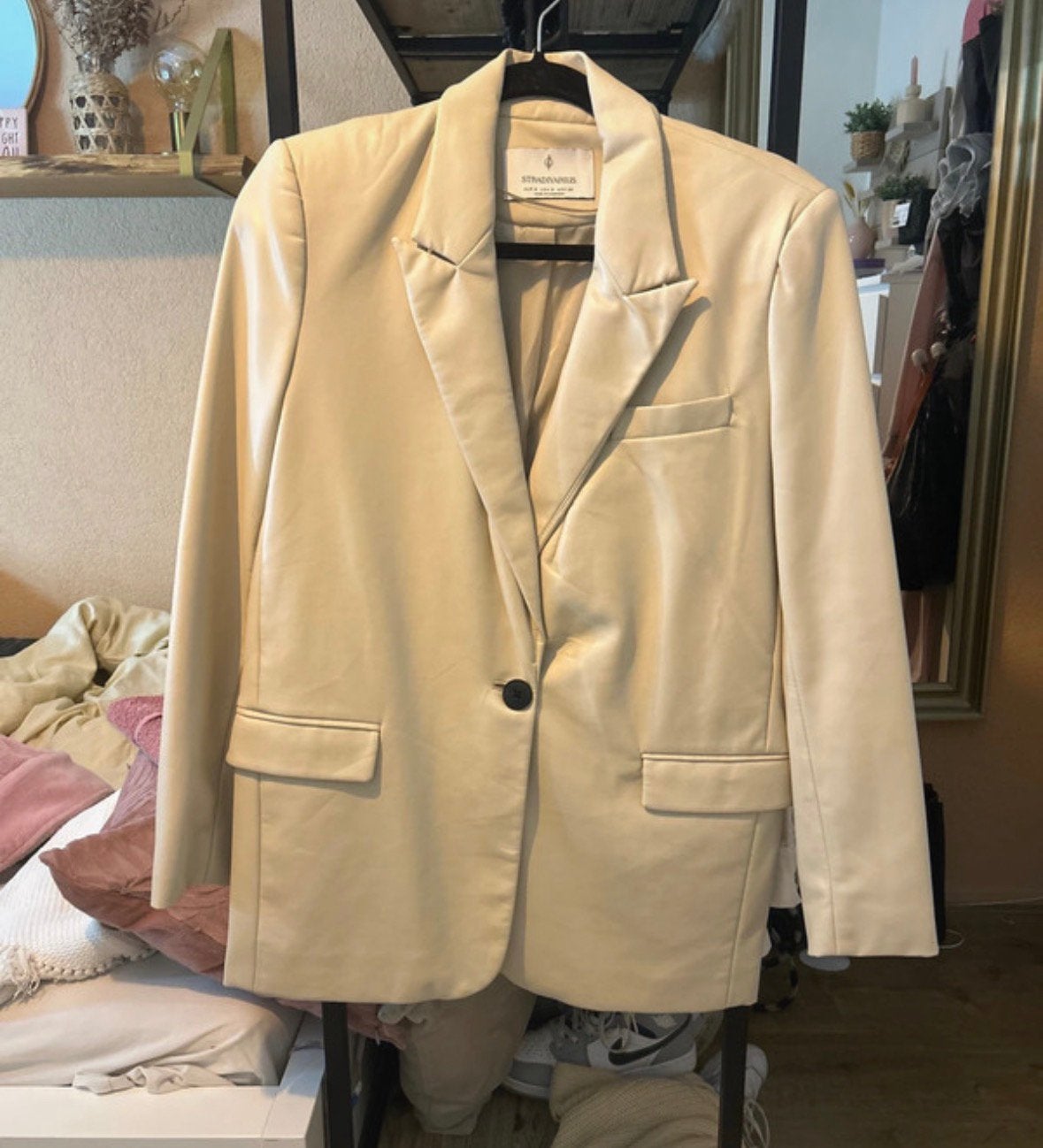 Creme leren blazer stradivarius maat s, Kleding | Dames, Ophalen of Verzenden, Gedragen, Beige