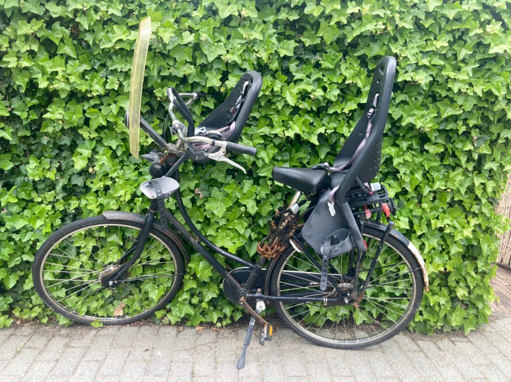 Azor damesfiets, Fietsen en Brommers, Gebruikt, Windscherm, 1 zitje, Ophalen