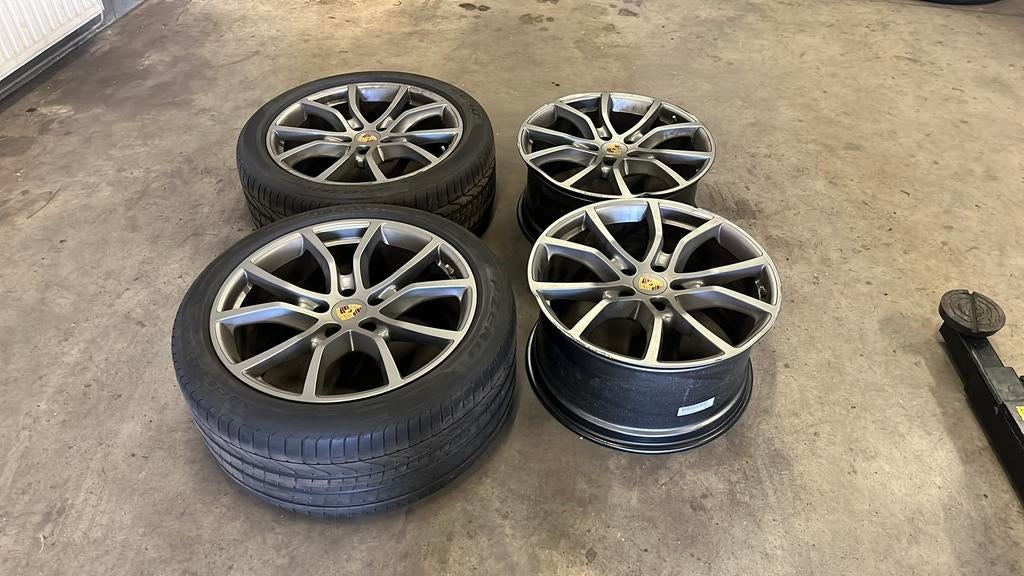 Porsche cayenne velgen + twee banden, Ophalen, Velg(en), 285 mm, 21 inch