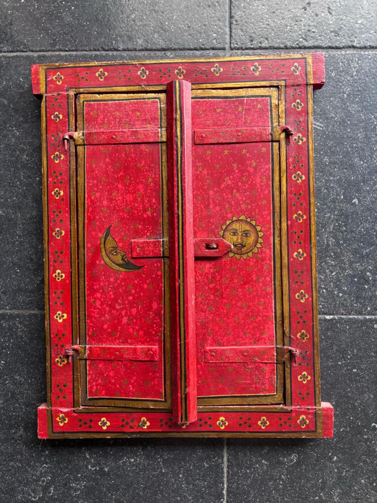 Vintage Indiase spiegel met luiken - Rood & Goud, Ophalen of Verzenden, Rechthoekig, Minder dan 50 cm, Minder dan 100 cm