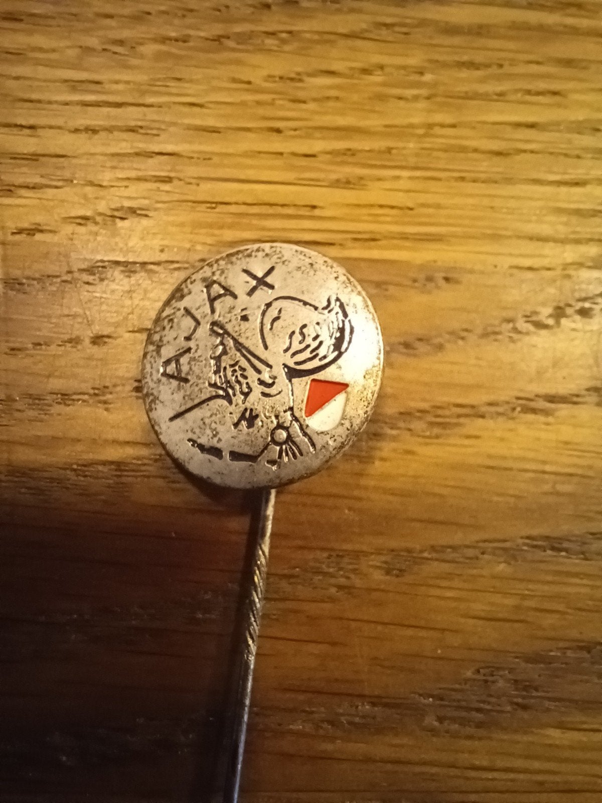 Speldje AJAX (sport voetbal Amsterdam), Verzamelen, Speldjes, Pins en Buttons, Ophalen, Gebruikt, Sport, Speldje of Pin