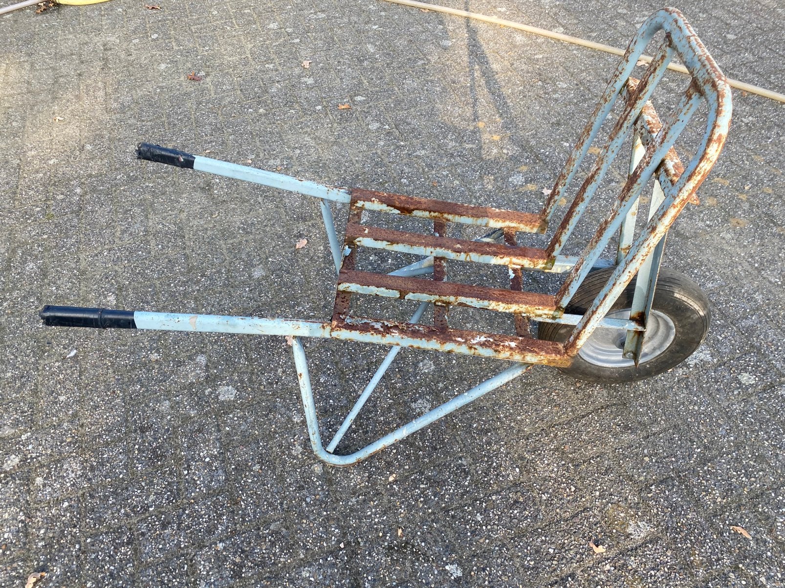 Goede matador steenkruiwagen, Ophalen, Zo goed als nieuw