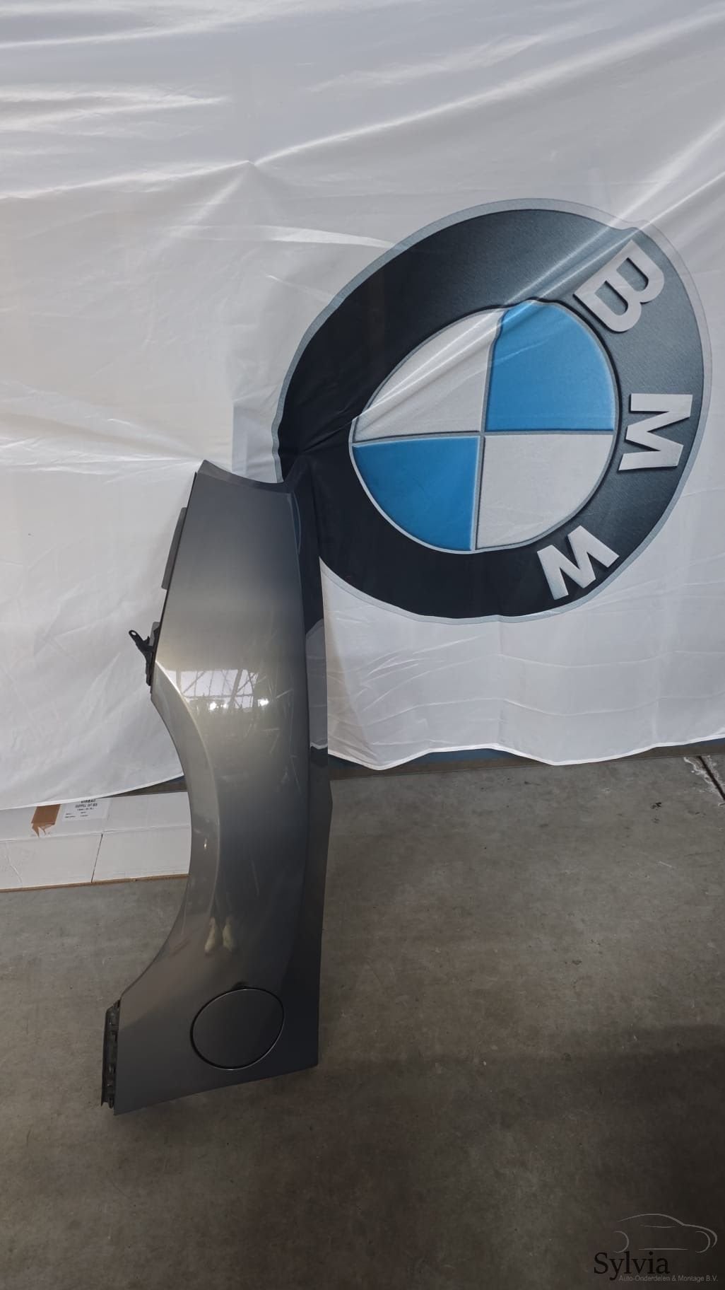 Foto 2 van Achterscherm rechts achter spatbord BMW Z4 E85 Stratusgrau m