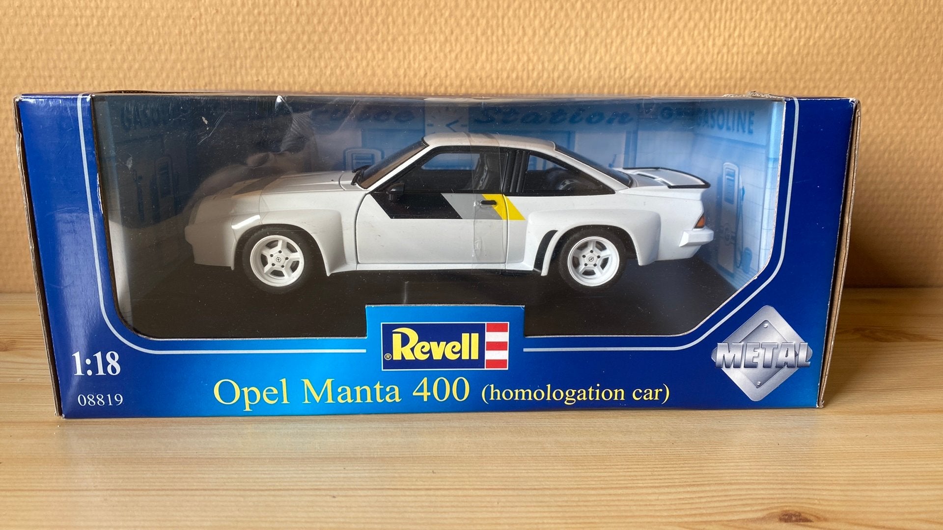 Opel Manta B 400 1/18 model auto, Hobby en Vrije tijd, Ophalen of Verzenden, Zo goed als nieuw, Auto, Revell