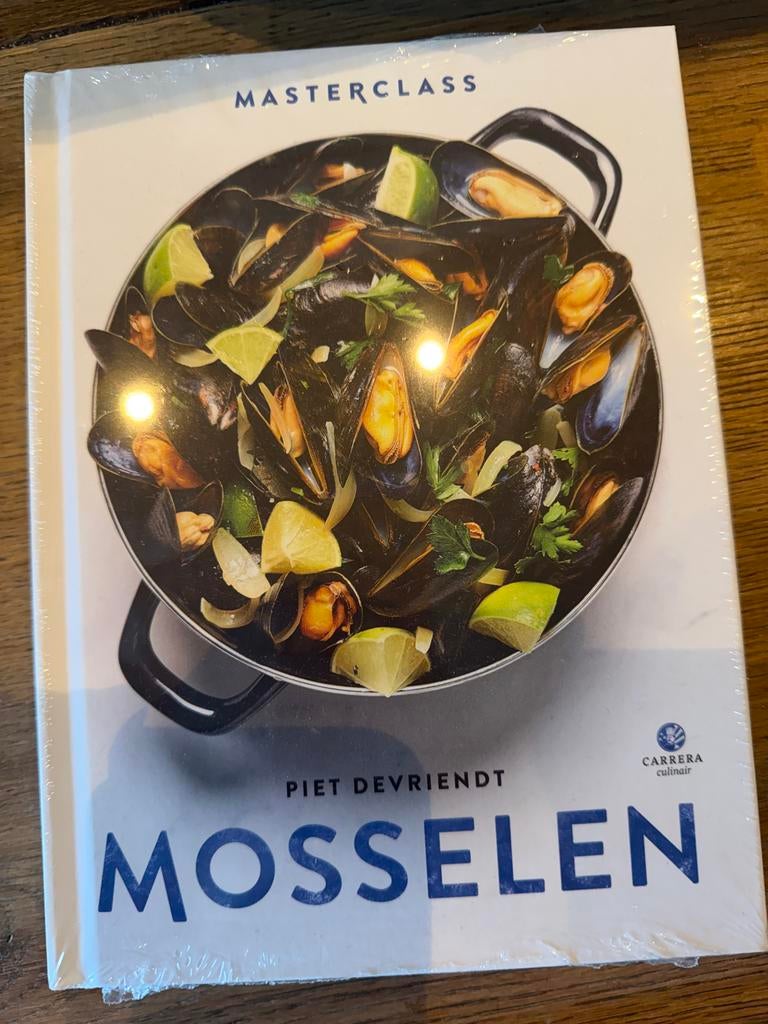 Nieuwe BK mosselpan en kookboek 'Mosselen' van Piet Devriend, Ophalen of Verzenden, Nieuw, Nederland en België, Hoofdgerechten