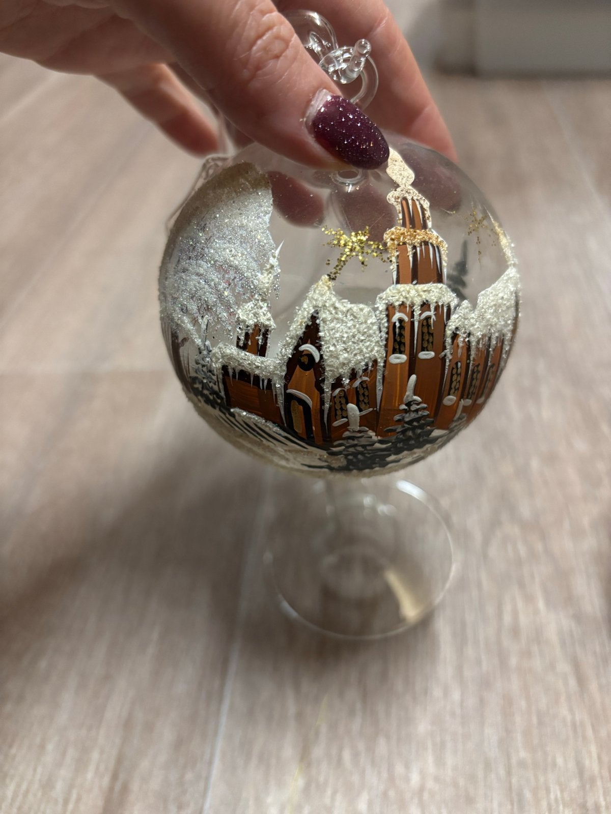 Geblazen glas bollen kerst op poot, Ophalen