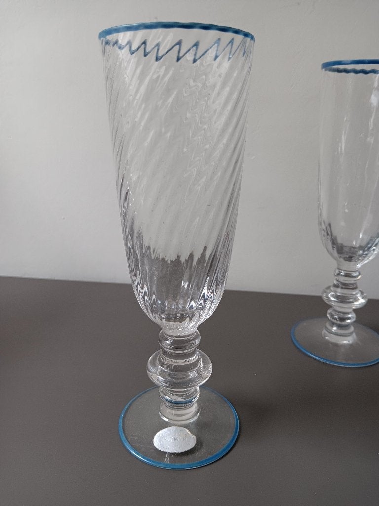 Set van 6 glazen op voet met blauwe rand, Huis en Inrichting, Glas of Glazen, Gebruikt, Ophalen of Verzenden, Glas