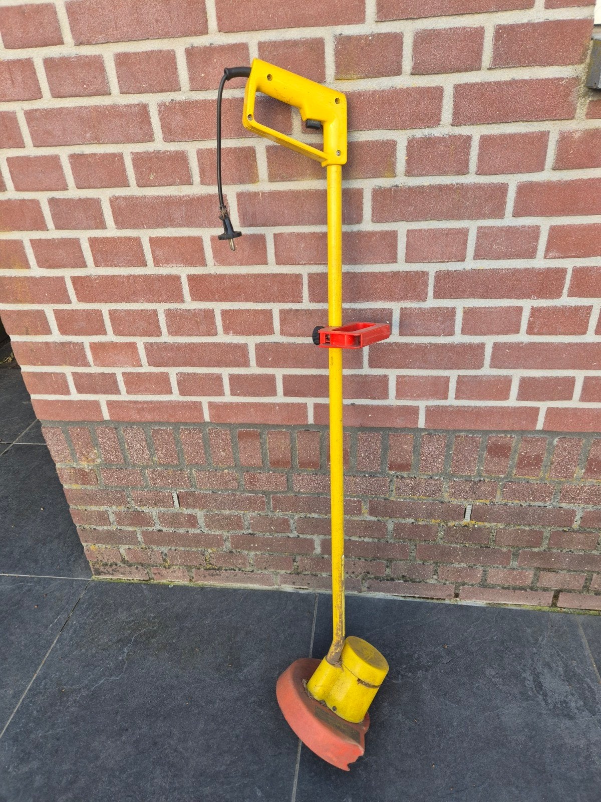 Elektrische grastrimmer merk Wolf Garten, Tuin en Terras, Grastrimmers, Ophalen, Gebruikt, Minder dan 10 cm, Wolf-Garten