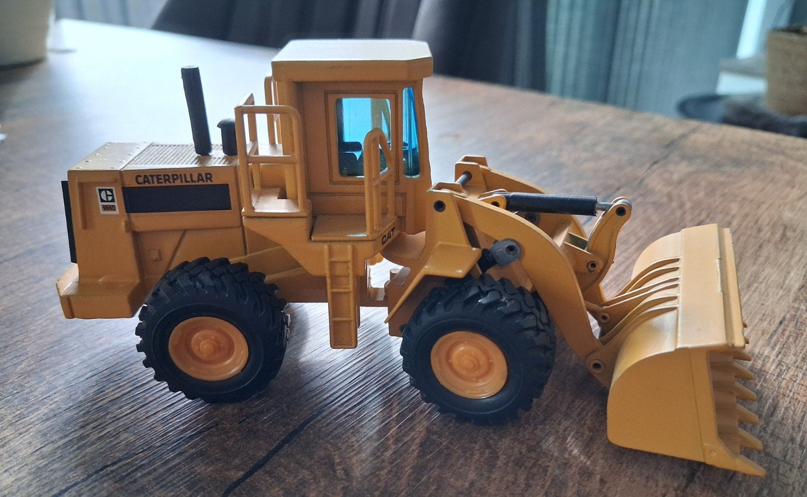 Caterpillar Shovel 966D - NZG schaalmodel, Ophalen of Verzenden, Zo goed als nieuw, Bus of Vrachtwagen, NZG