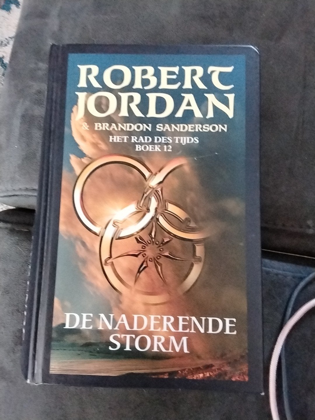 Het Rad des Tijds Boek 12: De Naderende Storm, Boeken, Ophalen of Verzenden, Gelezen, Robert Jordan & Brandon Sanderson
