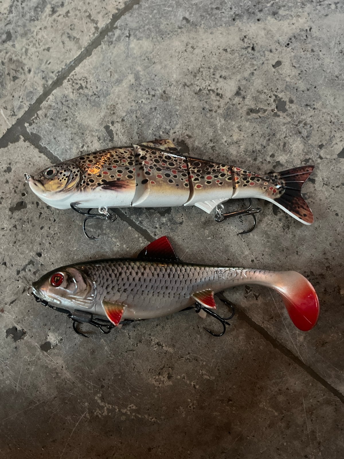Set van 2 kunstaas: Forel Glidebait & Rozemeijer Shad 15cm, Ophalen of Verzenden, Gebruikt, Kunstaas