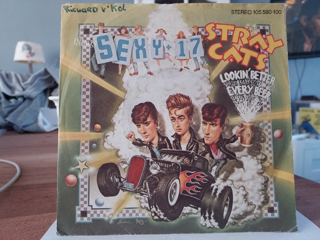 7" Single Stray Cats - Sexy And 17 / Lookin' Better Every Be, Gebruikt, 7 inch, Ophalen of Verzenden, Pop