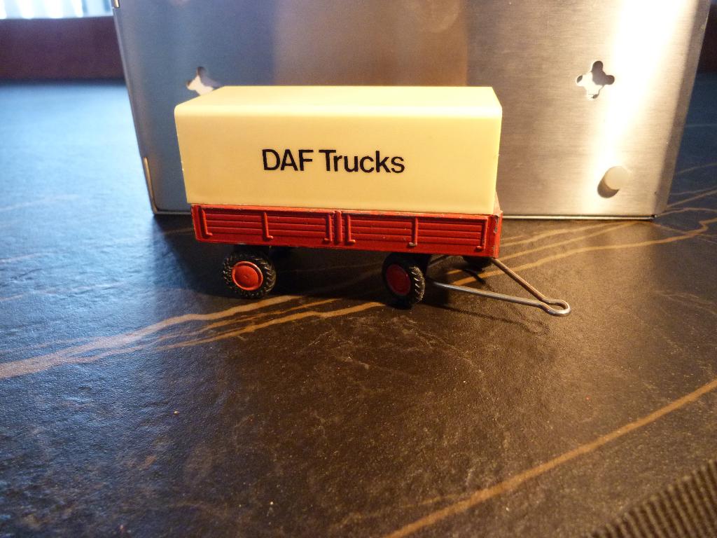 Lion car DAF aanhanger rood met huif, Ophalen of Verzenden, Nieuw, Bus of Vrachtwagen, Lion Toys