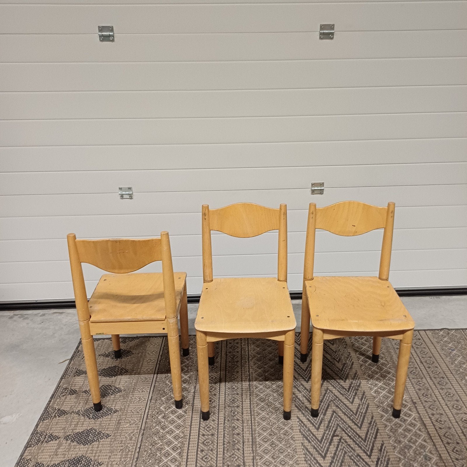 3 x schilte school stoelen schoolstoelen ( zithoogte 43 cm ), Ophalen, Gebruikt, Stoel(en)