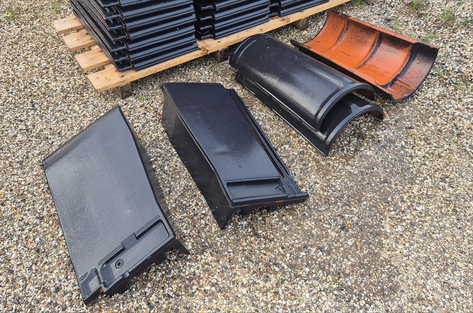 Nelskamp Nibra G10 gevelpannen zwart, Doe-het-zelf en Verbouw, Dakpannen en Dakbedekking, Steen of Klei, Nieuw, Ophalen of Verzenden