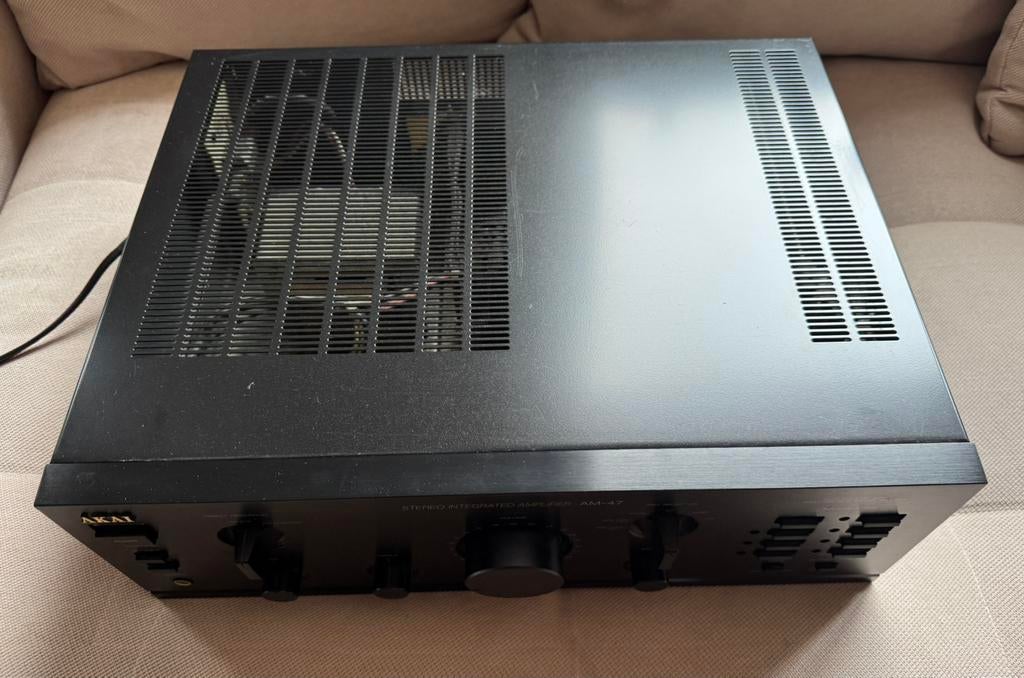 AKAI AM-47 versterker te koop, Audio, Tv en Foto, Versterkers en Receivers, Gebruikt, 60 tot 120 watt, Stereo, Ophalen