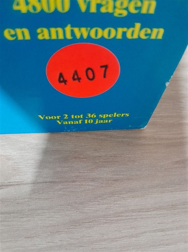 trivial pursuit familie editie - s4407, Hobby en Vrije tijd, Gezelschapsspellen | Bordspellen, Verzenden, Zo goed als nieuw