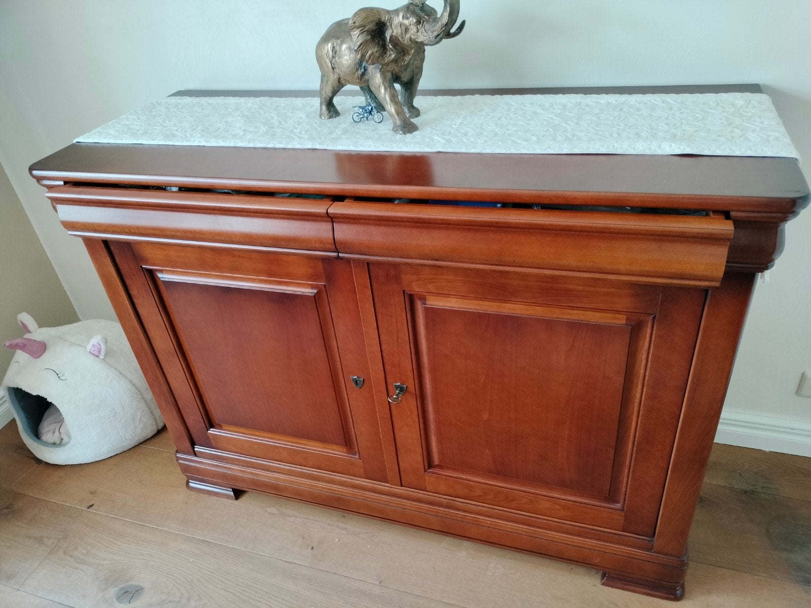 Kersenhouten dressoir met 2 lades en 2 deuren, Huis en Inrichting, Ophalen, Klassiek, Zo goed als nieuw, Kersenhout
