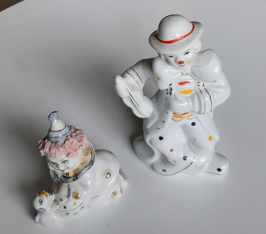 Wit porseleinen muzikale clown met dochtertje en haar hondje, Ophalen of Verzenden, Zo goed als nieuw, Mens
