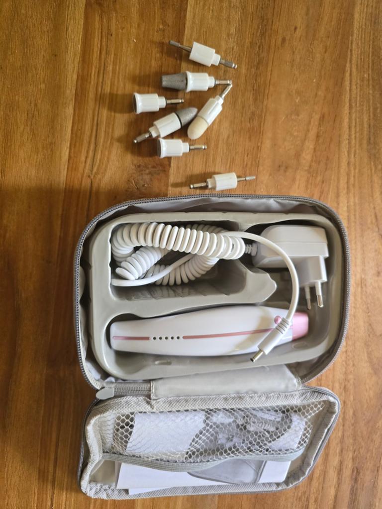 Quigg Manicure/Pedicure Set, Ophalen of Verzenden, Zo goed als nieuw, Overige typen