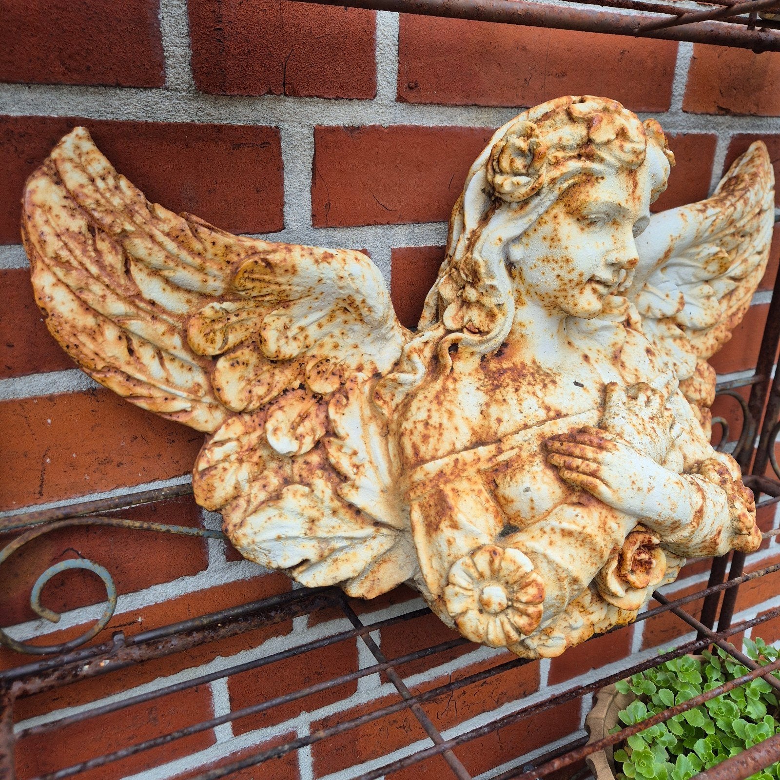 Grote decoratieve Engel 52 x 29cm van gietijzer, Tuin en Terras, Tuinbeelden, Ophalen, Zo goed als nieuw, Metaal, Engelenbeeld