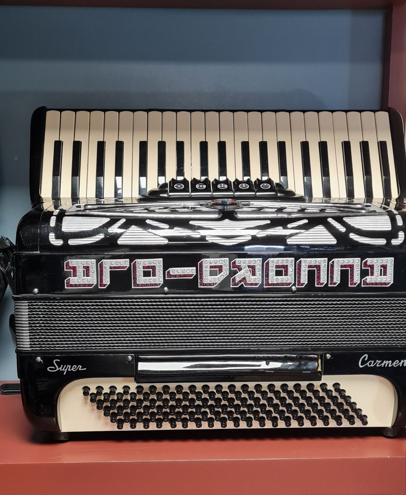 Accordeola carmen, Ophalen, Gebruikt, Met koffer, Accordiola