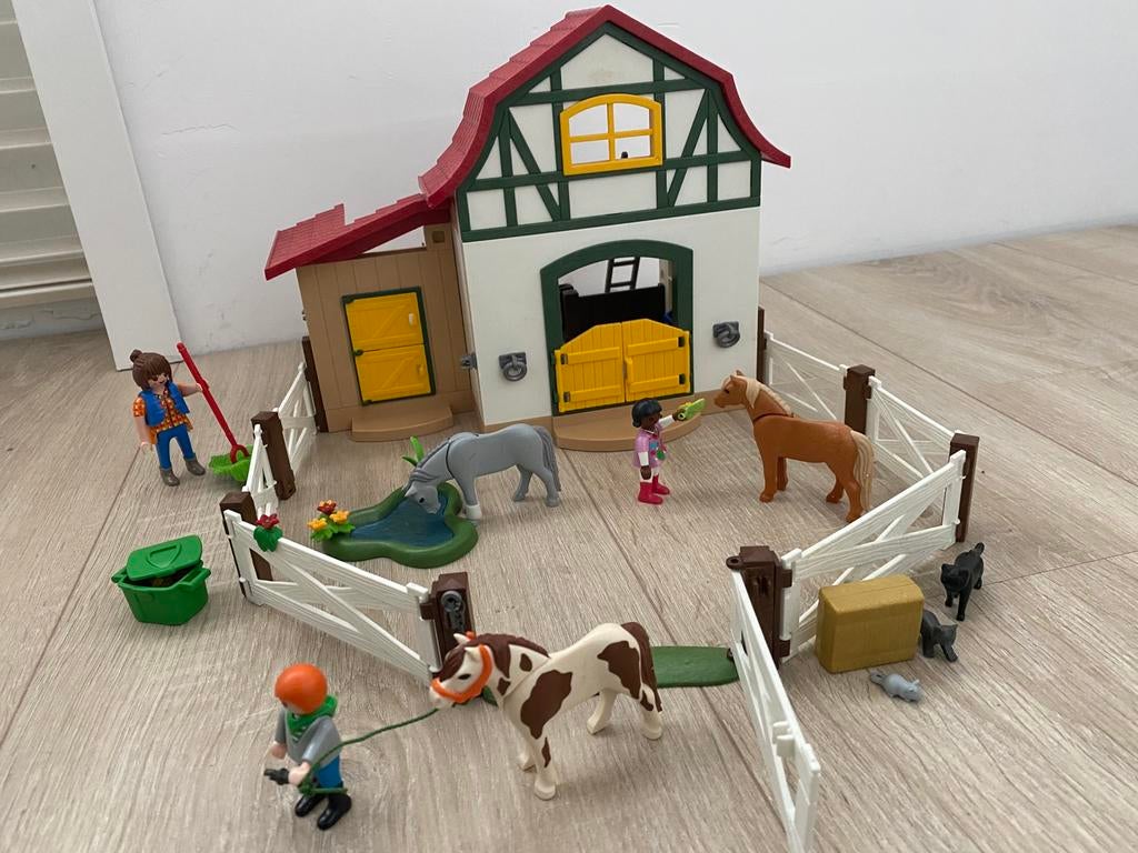 Playmobil country pony farm - 5684, Kinderen en Baby's, Speelgoed | Playmobil, Ophalen of Verzenden, Zo goed als nieuw, Complete set