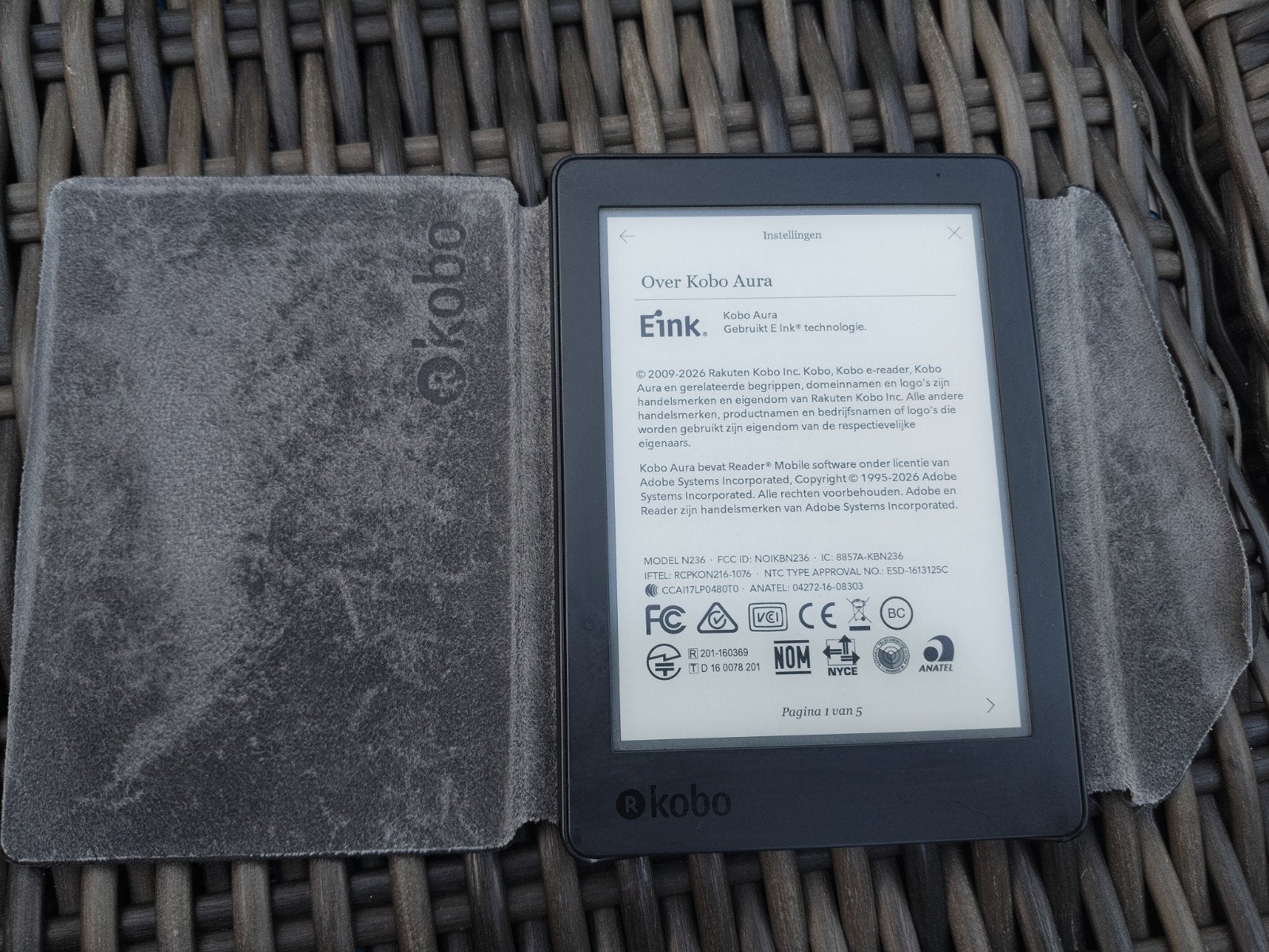 Kobo Aura, Computers en Software, E-readers, 6 inch of minder, Kobo, Ophalen of Verzenden, 4 GB of minder